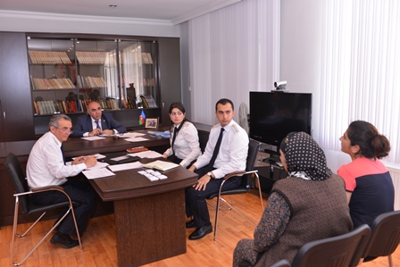 Baş prokuror vətəndaşlarla görüşdü