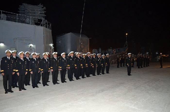 Los barcos militares de Azerbaiyán han devuelto de Irán-VIDEO