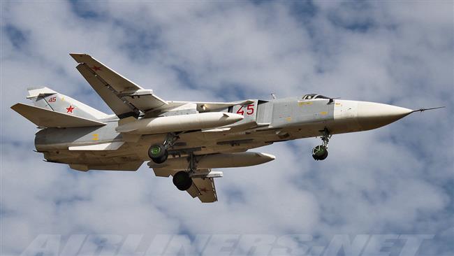 Des Su-24 survolent un navire US