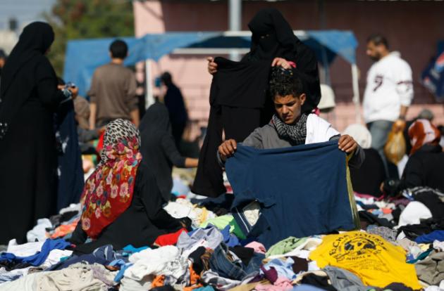 Le marché de la fripe prospère à Gaza sous blocus