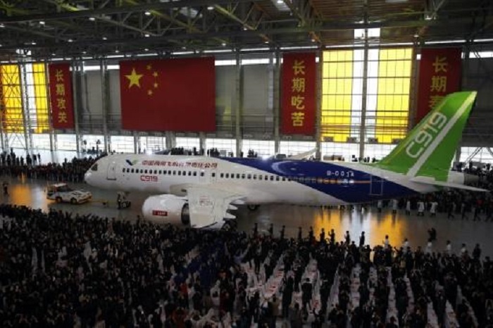 China stellt eigenes Passagierflugzeug vor