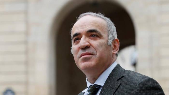 La légende des échecs Garry Kasparov sort de sa retraite