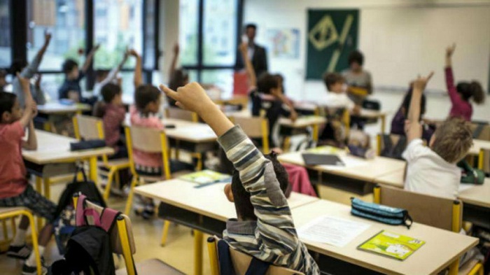 Une fillette de 4 ans oubliée une journée dans sa classe