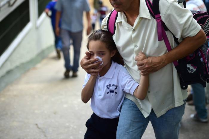 Maduro condamne l'utilisation des enfants dans les manifestations contre le gouvernement