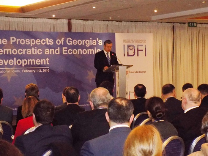 Auf internationalem Forum in Tbilissi lobt man Aserbaidschans Rolle im Südkaukasus