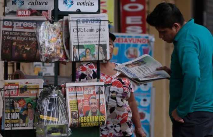 Ecuador fines media for not publishing a story