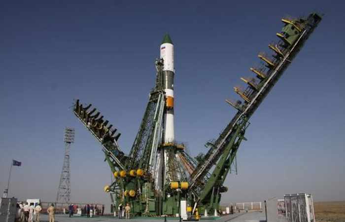 Une fusée Soyouz décolle vers l'ISS avec un Russe et un Américain à bord