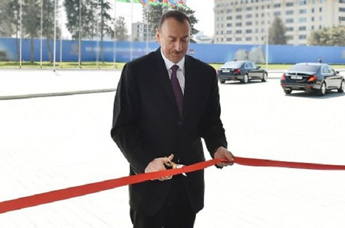 Le président de la République inaugure un nouveau parc à Bakou