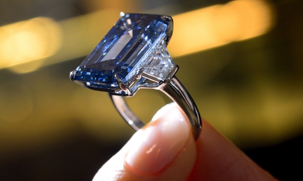 Le diamant bleu Oppenheimer a battu tous les records à Genève