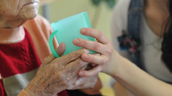 Bericht: Pflegedienste tricksen bei Kontrollen