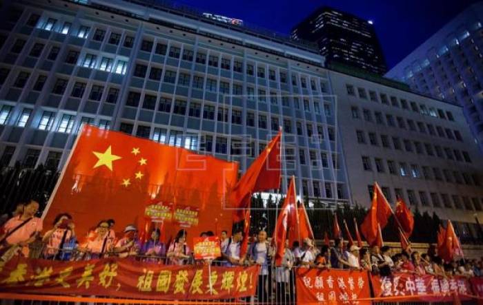 El Ejército chino despliega su mayor número de tropas en Hong Kong para la visita de Xi