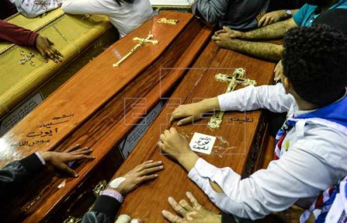 Egipto establece el estado de emergencia por tres meses tras los atentados