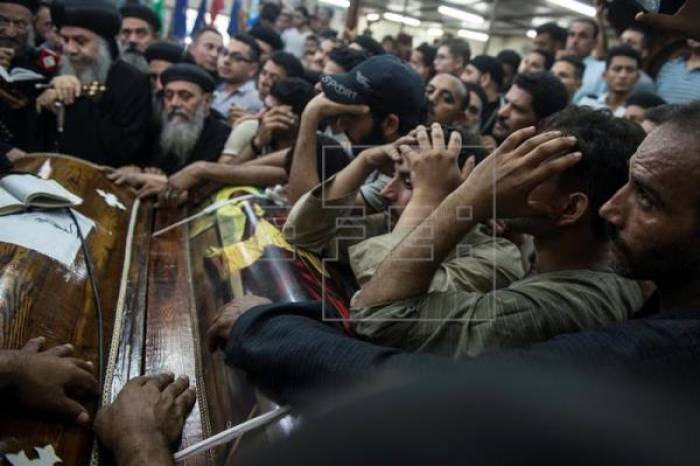 Egipto eleva a 29 los muertos en el atentado contra un autobús de cristianos coptos