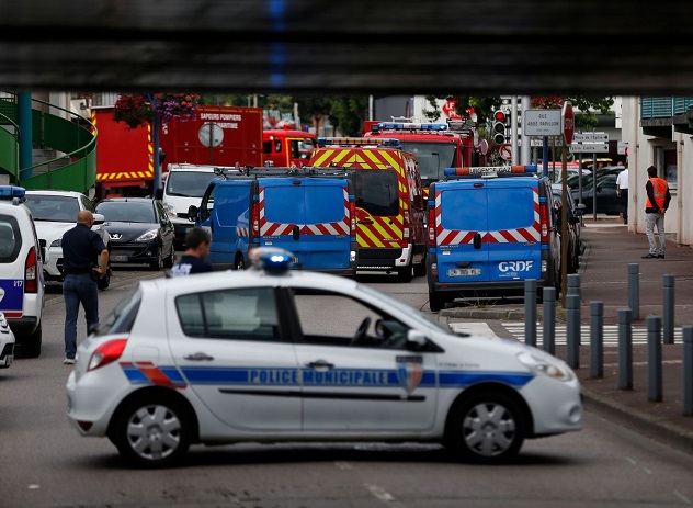 EN DIRECT:  Le groupe Etat islamique revendique l`attaque dans une église près de Rouen