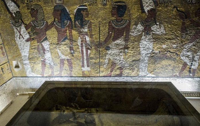 Egypt to do more tests on Tut`s tomb in search for Nefertiti