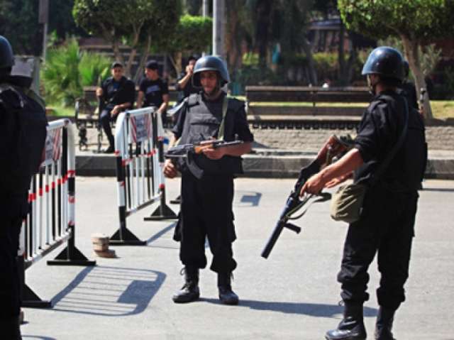 Attacker kills 2 tourists in Egypt resort town