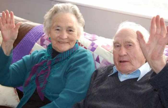 Elderly couple married for 70 years die just four minutes apart