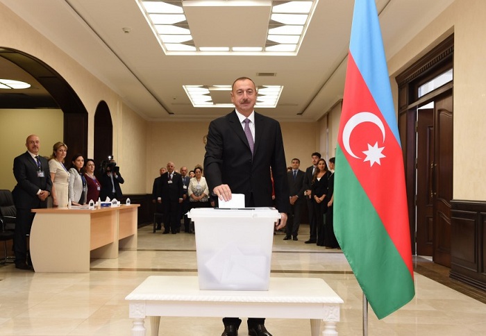 Ilham Aliyev ha votado en el referéndum