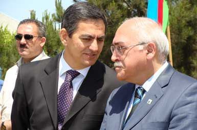 İsa Qəmbər Əli Kərimliyə söz atdı İsa Qəmbər Əli Kərimliyə söz atdı