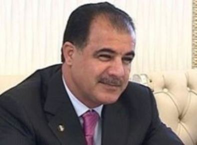 İcra başçısı gənc ailəyə qızıl və xalça hədiyyə etdi
