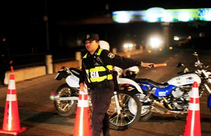 Al menos un hombre perece en terremoto en El Salvador