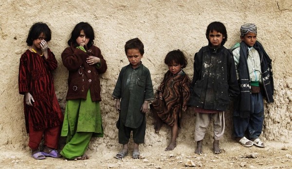 Afghanistan: de plus en plus d`enfants victimes du conflit, dénonce l`Onu