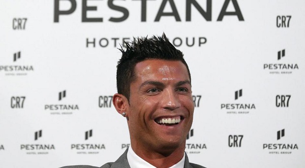 On se moque de Cristiano Ronaldo à cause de cette photo