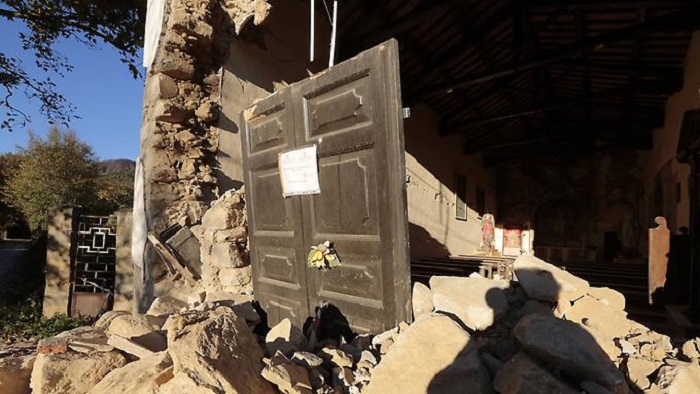 Italien empfiehlt, Erdbebenorte zu verlassen