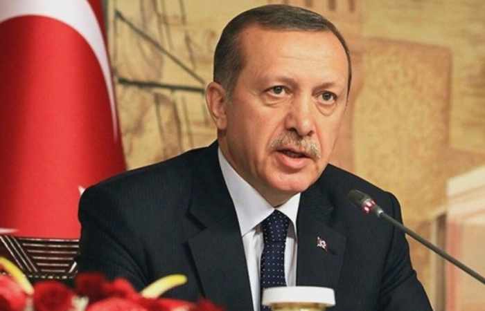 Erdogan à Poutine: l'attaque "chimique inhumaine" en Syrie menace les pourparlers