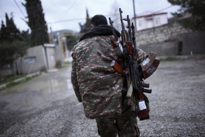 El enemigo realiza los ejercicios militares en Karabaj