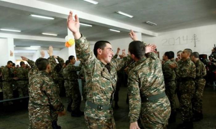Ermənistan ordusunda homoseksuallıq: Gənc əsgərləri zorlayırlar
