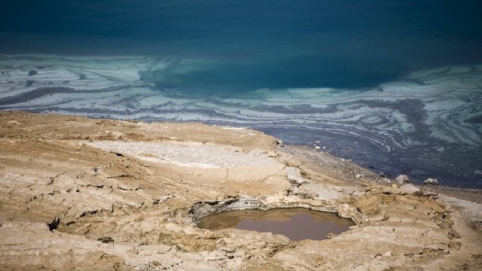 Das Tote Meer stirbt -  FOTO