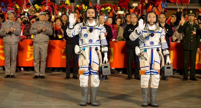 China lanza la nave espacial tripulada Shenzhou-11