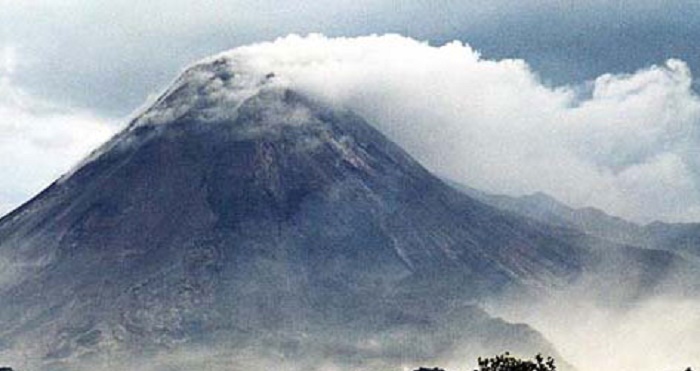 Japan meteorologists issue volcano eruption warning