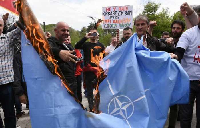 Montenegro beschließt Nato-Beitritt