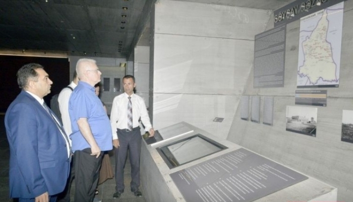 Croatia ex-president visits Guba Genocide Memorial Complex