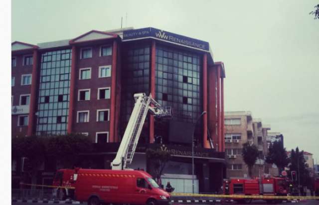 Explosion hits business center on Cyprus