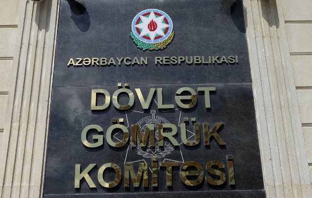 Narkotik keçirmək istədi, Gömrükçülər tutdu