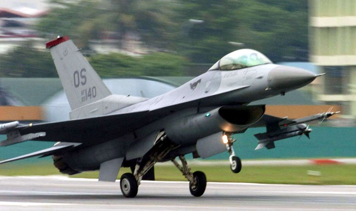 F-16 fighter jet crashes on training mission in New Mexico
