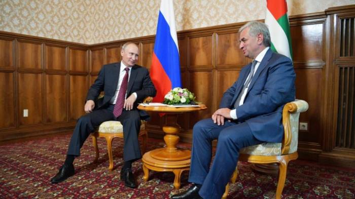 Putin besucht von Georgien abtrünnige Region