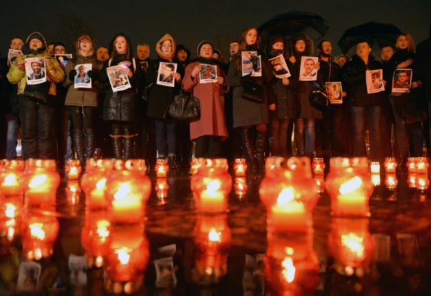 Les Ukrainiens rendent hommage aux morts du Maïdan entre amertume et espoir