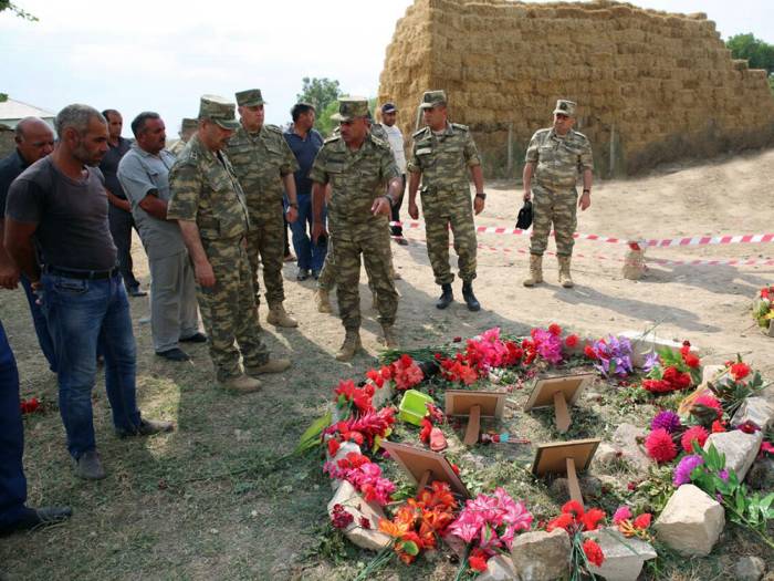 Zakir Hasanov fue a Aljanli con los coroneles- Fotos