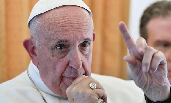 Accueil des réfugiés: le pape appelle désormais à la "prudence"