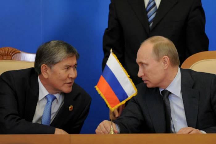  Atambayev Putinə dedi: “Bizə siyasi oyunlar lazım deyil” 