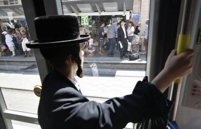 Un chauffeur palestinien restitue 10.000 dollars à un juif religieux