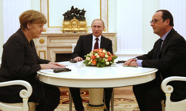 Ukraine: Hollande, Merkel et Poutine se sont entretenus ce matin