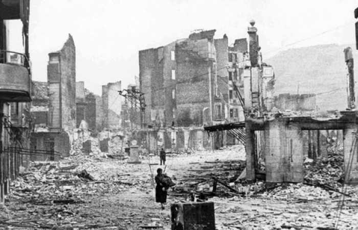 Guernica massacre: Madrid removes facade that glorified Nazi role