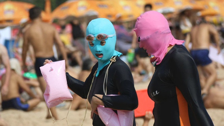 ¿Qué haría Francia si el `facekini` chino se popularizara en sus playas?