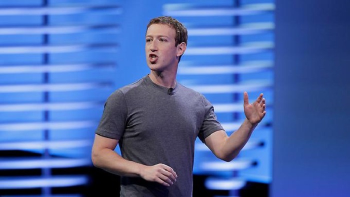 Mark Zuckerberg fällt vom Rad