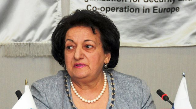 Ombudsman cəbhəyə gedir